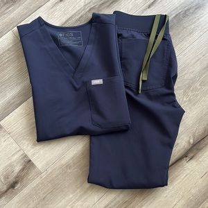 XXS Figs quiet navy Catarina top + Zamora jogger set - like new